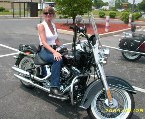 Motorcycle Picture of a 2009 Harley-Davidson Softail Deluxe