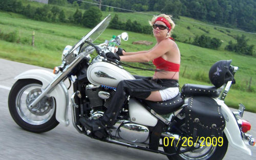 Motorcycle Picture of the Week for Women - 2003 Suzuki Volusia 805cc