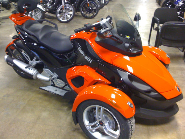 Motorcycle trike picture of a 2009 Can-Am Spyder