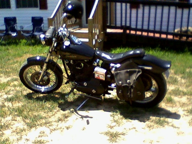 Motorcycle Picture of a 1972 Harley-Davidson Sportster