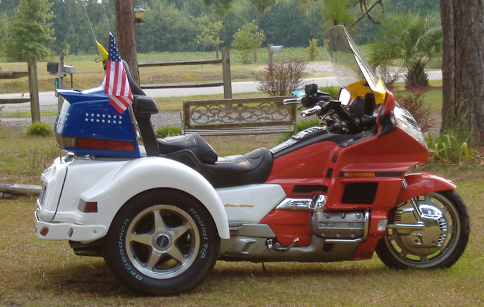 Motorcycle trike picture of a 1999 Honda Gold Wing 1500 w/Lehman trike conversion