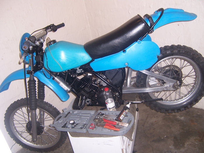 Motorcycle Picture of a Yamaha IT 175