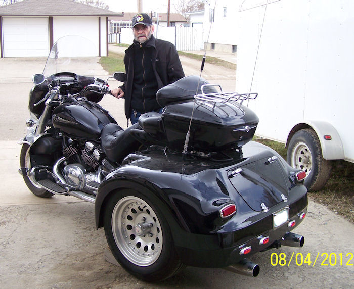 Motorcycle Picture of a 2002 Yamaha Royal Star Midnight Venture w/Tri-Wing trike kit