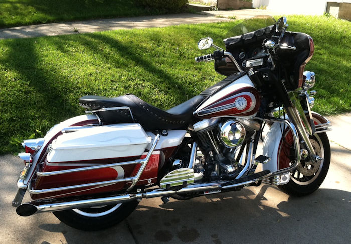 Motorcycle Picture of a 1986 Harley-Davidson FLHTC Liberty Edition