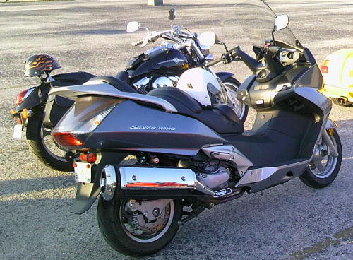 Motor Scooter Picture of a 2007 Honda Silverwing