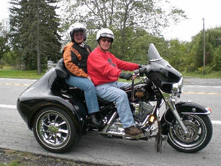 Motorcycle trike picture of a 2001 Harley-Davidson Electra Glide Standard w/ DFT Trike Conversion