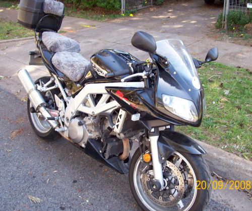 Motorcycle Picture of a 2003 Suzuki SV1000S