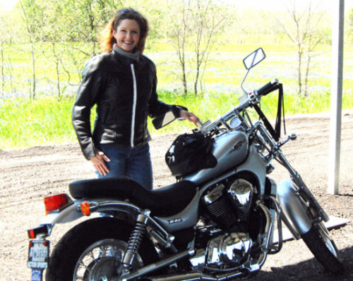 Motorcycle Picture of the Week for Women - 2008 Suzuki Boulevard S50 (VS800)