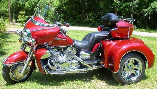 Motorcycle trike picture of a 2001 Yamaha Royal Star Venture Trike