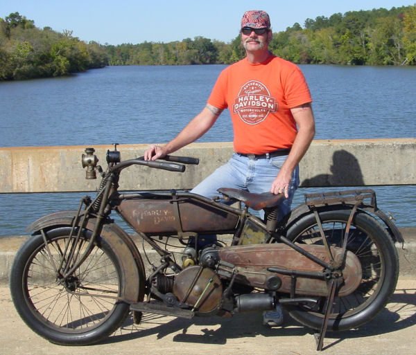 Motorcycle Picture of a 1920 Harley-Davidson Sport