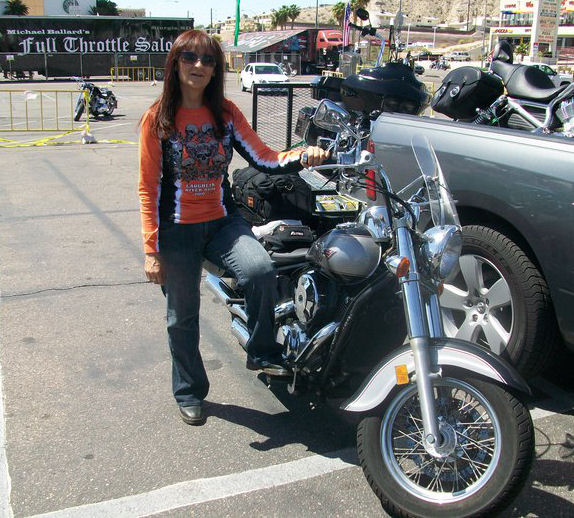 Women on Motorcycles Picture of a 2000 Kawasaki Vulcan Classic