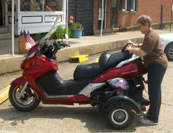 Motor Scooter Picture of a 2003 Honda Silver Wing Scooter w/Tow-Pac Insta-Trike kit