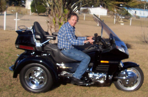 Motorcycle Picture of a 2000 Honda Gold Wing 1500SE Motor Trike