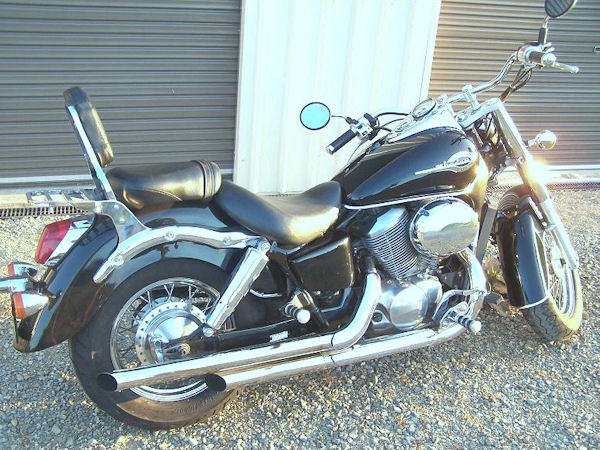 Motorcycle Picture of a 1998 Honda VT750 Shadow
