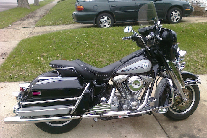 Motorcycle Picture of a 1986 Harley-Davidson FLHTC