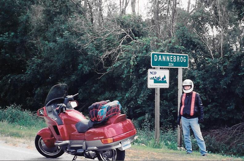 Walter with his PC-800 next to the sign for Dannebrog